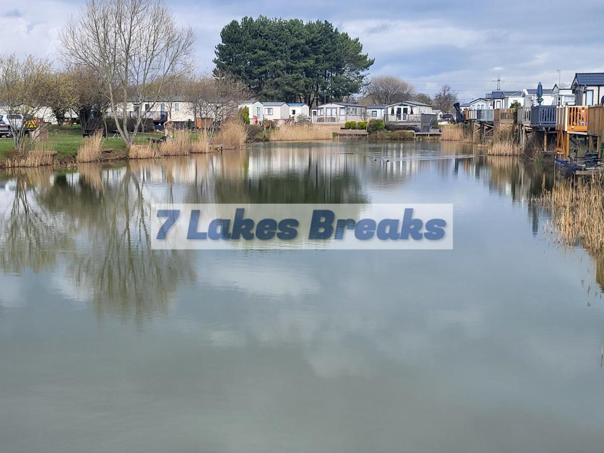 7 Lakes Breaks At 7 Lakes Country Park Crowle  Exteriér fotografie